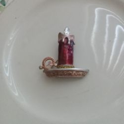 Christmas candle broach.