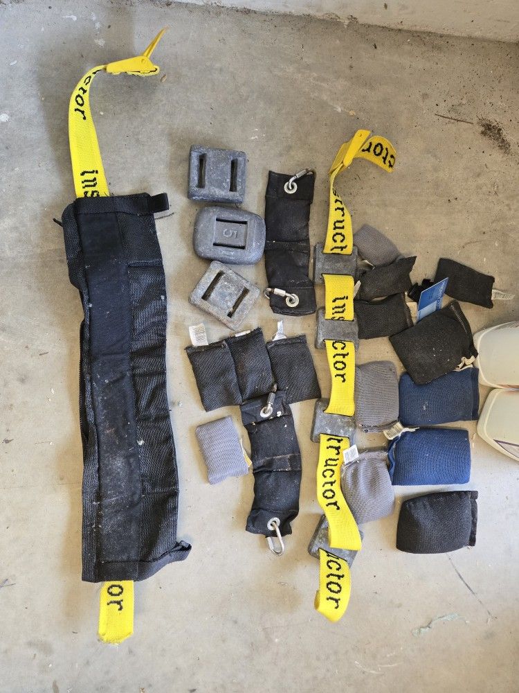 Dive Weights And Belt, 1ld, 5lbs, 1/2 Lb. Assorted Also 3 Enriched Air ALUMINUM DIVE TANKS. Used Great Shape Pick Up Only