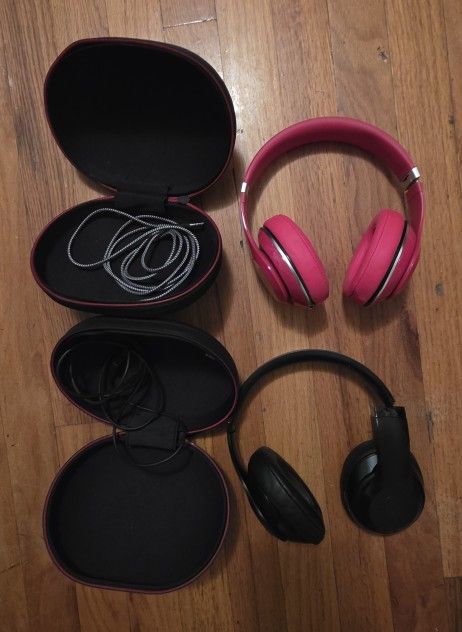 BEATS  STUDIO  HEADPHONES LOT PARTS ONLY 
