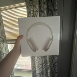 Brand New Silver AirPods Max