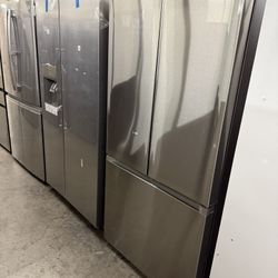 Samsung  RF25C5551SR 33 Inch Smart French Door Refrigerator