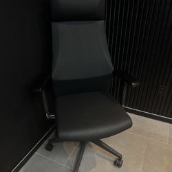 Brand New Executive Office Chairs – Still in Box ( 3 Available)