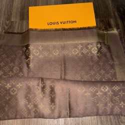 NWT- Louis Vuitton Cappuccino Silk Wool Monogram Shawl Scarf 55x55