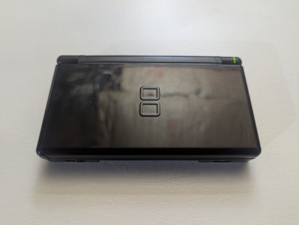 Nintendo DS Charger Included