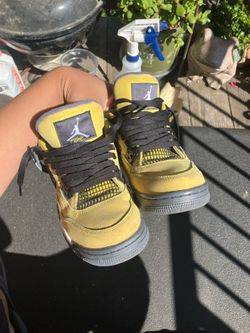 Jordan 4 lightning