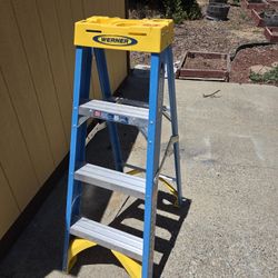 Werner 4' ladder