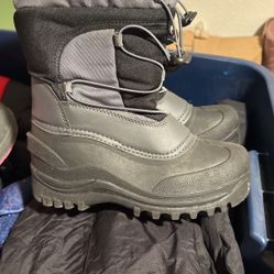 Kids Snow Boots Sz 1