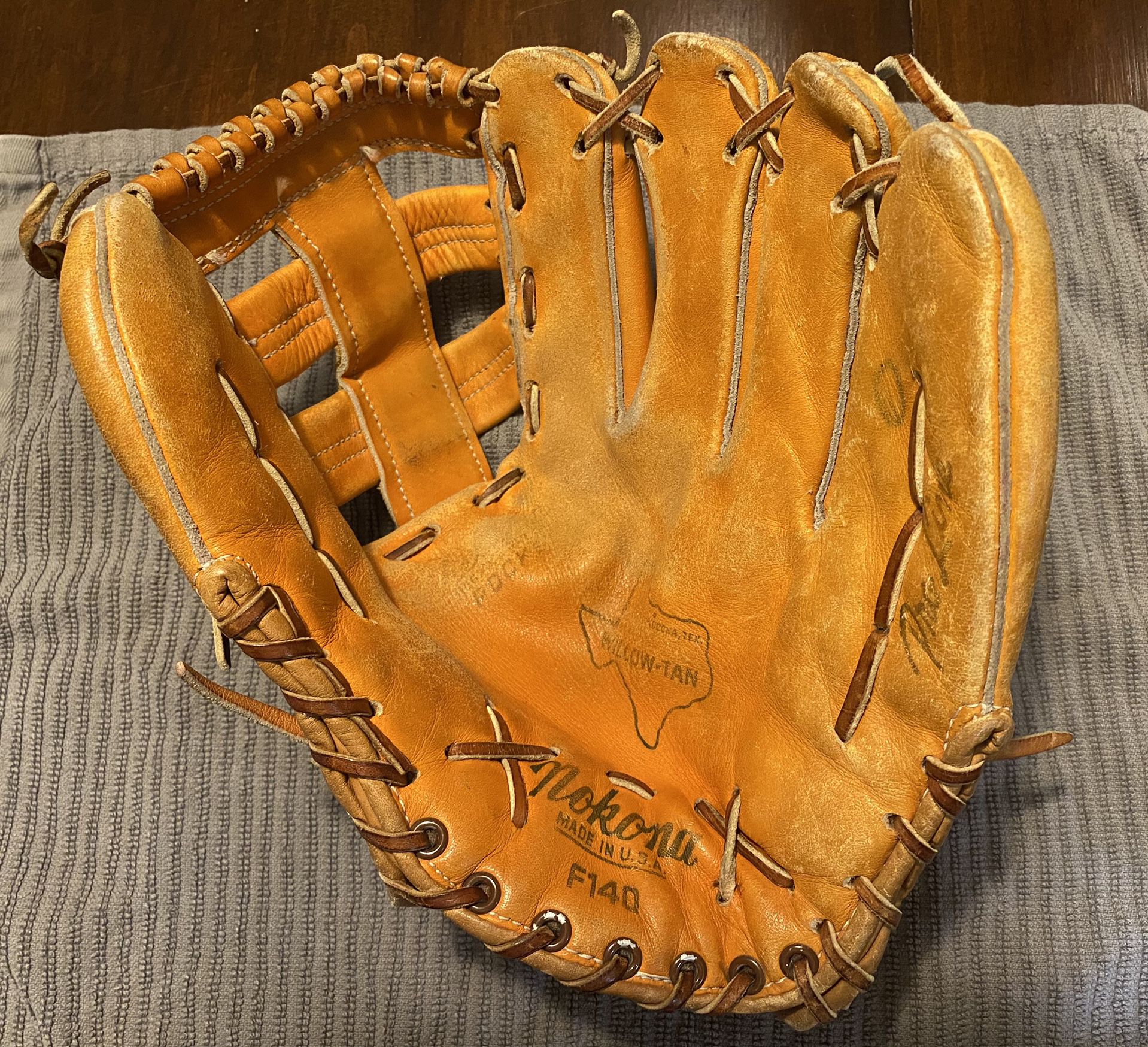 Nokona Pro Line F140 Willow-Tan Vintage Baseball Softball Glove