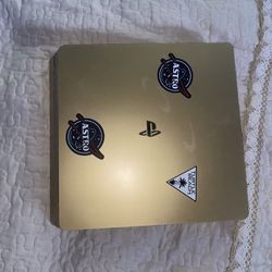 PS4 Gold Slim 1TB Limited Edition 