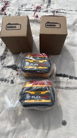 Dewalt.   (2). Battery s. Flexvolt.    6.0.      20/60