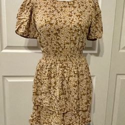 Short Sleeve Open Back Tiered Skater Dress Yellow Wild Fable Smocked Layer Mini - Worn once
