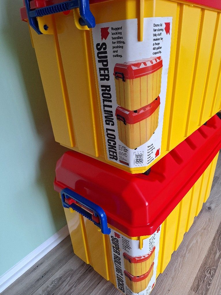 NEW DURABLE STORAGE TOTES/TOY BOX/ROLLING LOCKER NICE 