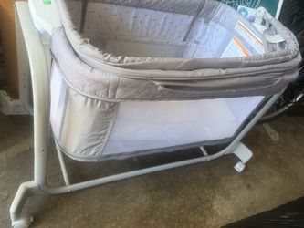 Bassinet & Bedside Sleeper - Gray