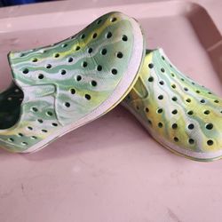 Toddlers Crocs Size 7