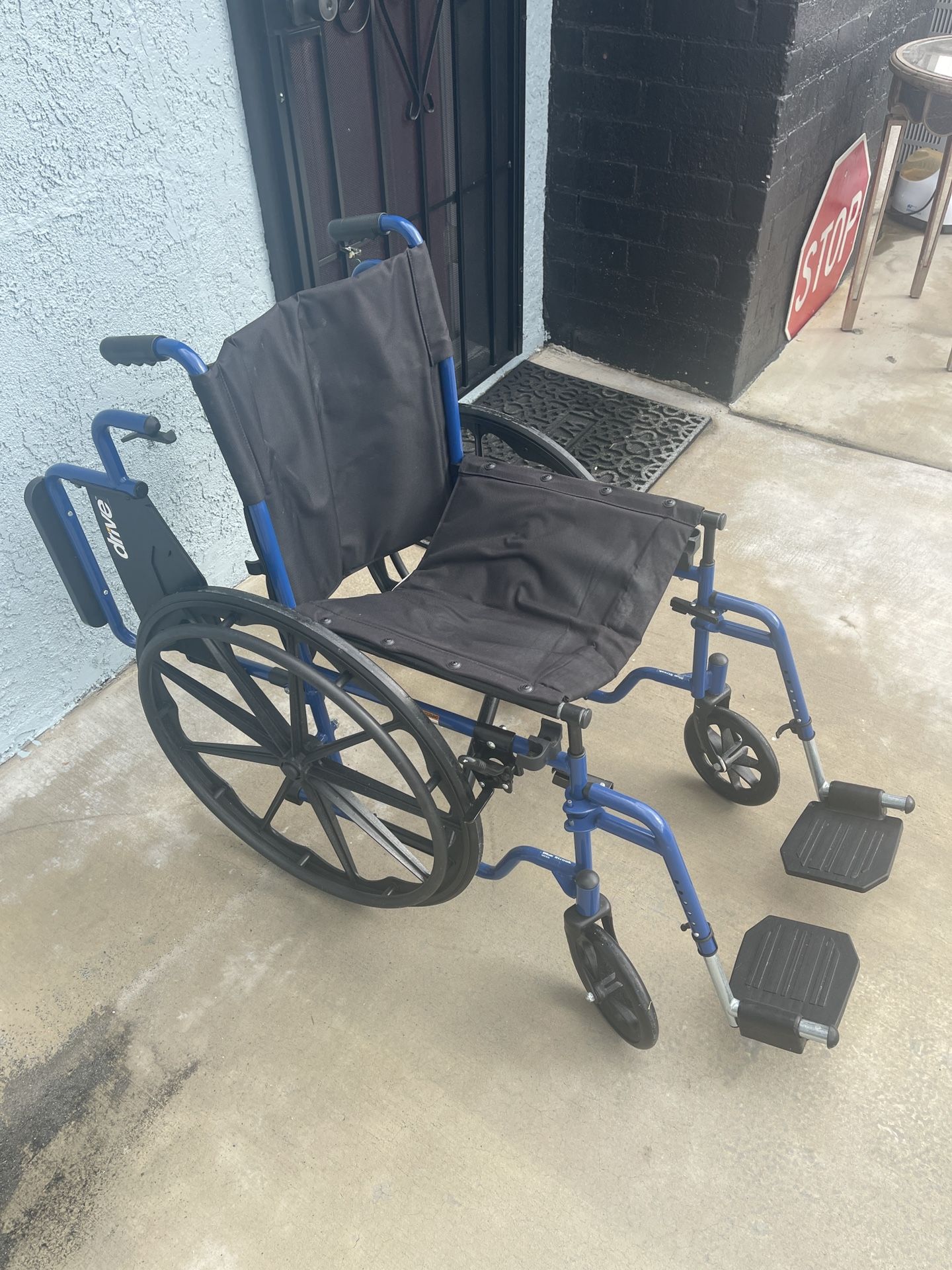 WheelChair In Very Good Condition, Convertible Armrest ForBedside Easy In And Out Or If You Need More Width. Makes It Easy To Wheel Yourself