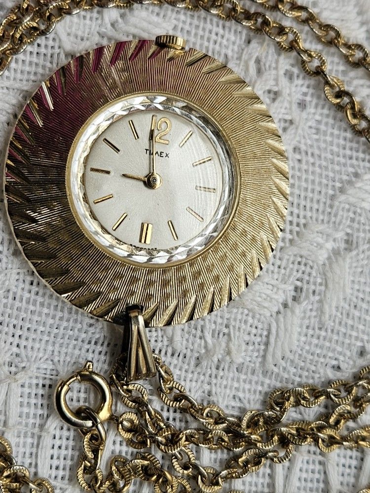 Vintage 1967 Timex Pendant Watch Goldtone Manual Wind WORKS 24 in Chain