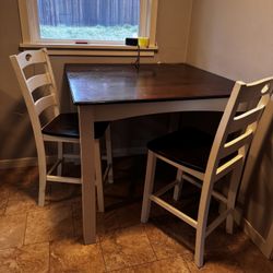 Dining Room Table + 4 Chairs