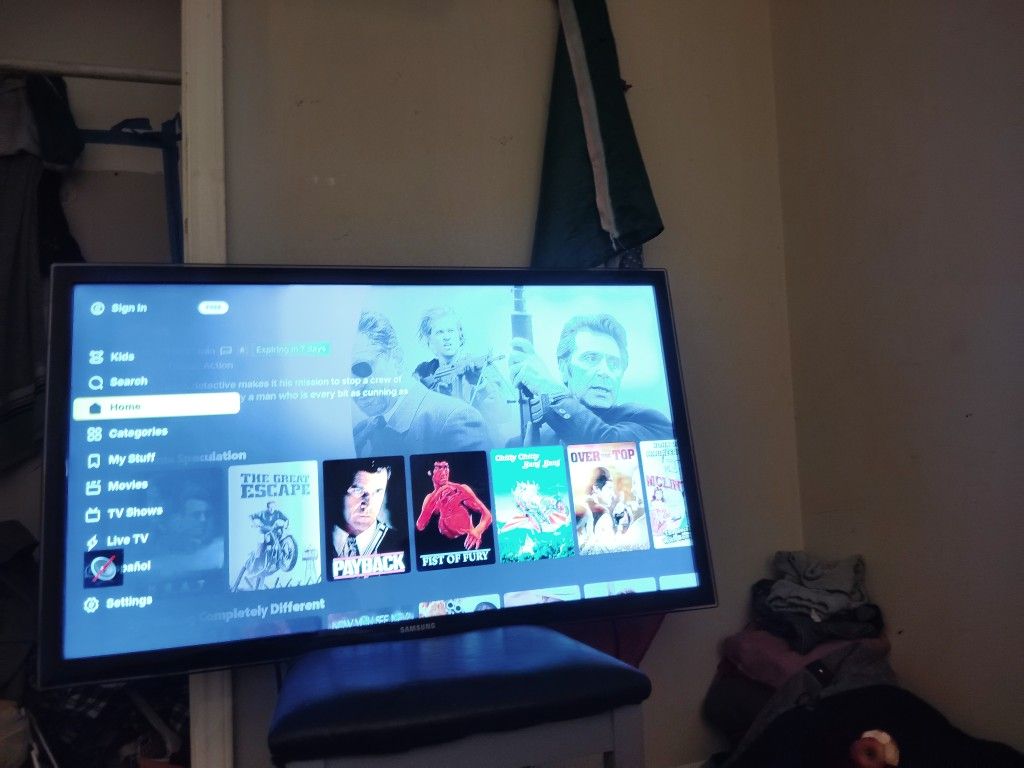 Samsung Crystal Clear 52" Smart TV