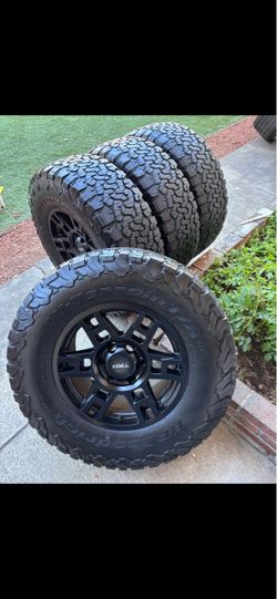 TRD pro Rines 285/70/17 tires