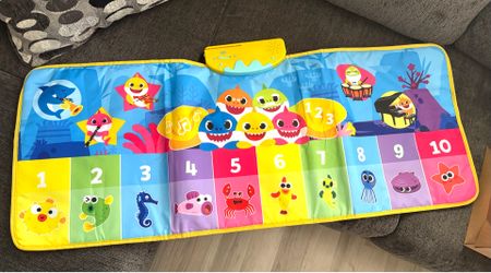 Baby shark step and sing piano