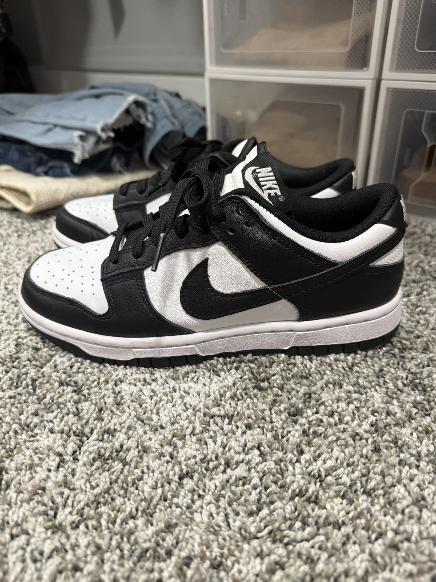 Women’s Panda Dunks - Like New!