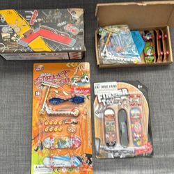 Finger Skateboarding Toys 