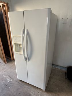 Frigidaire Side-by-Side Refrigerator with Ice Dispenser