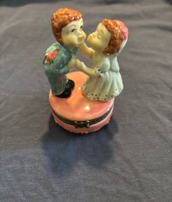 Bride and Groom porcelain hinged trinket box 