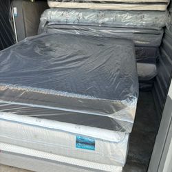 Queen Size Mattress And Box Spring 