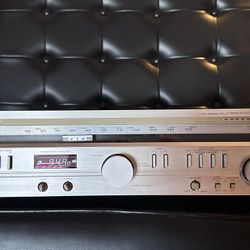 Vintage Kenwood KR720 Am/Fm Receiver 40 Watts per Channel