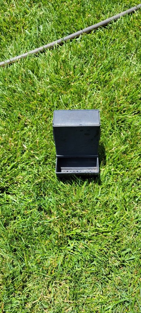 Small Pet Food Bin Feeder