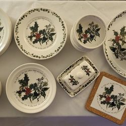 33 Piece, Holiday Dinnerware, Portmeirion, the Holly & the Ivy (1995)