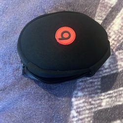 Beats Solo HD Red