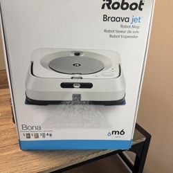 iRobot Braava Jet m6 WiFi Connected Robot Mop M6 (6110) - White