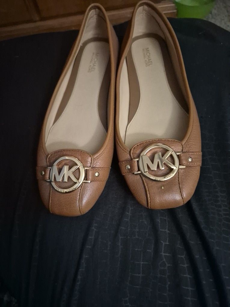 Micheal Kors Brown Leather Flat Shoes Size 7.5M