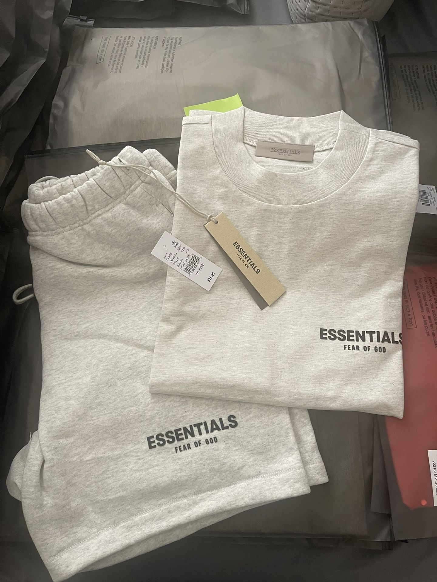 Essentials Tshirts (XXS-XL)