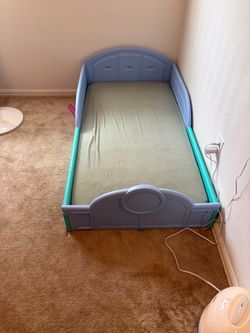 Toddler bed frame