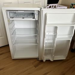 Frigidaire Mini Fridge