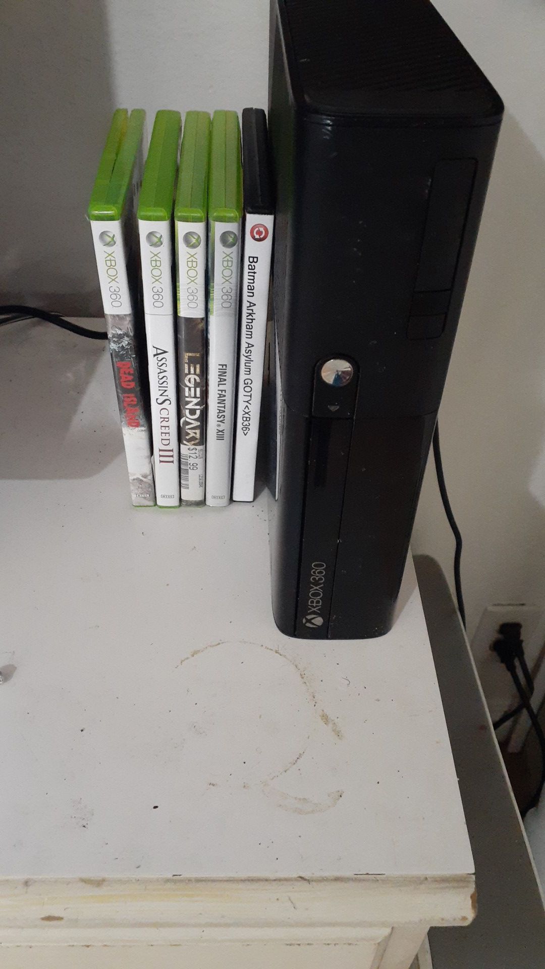 Xbox 360 and five games no controller