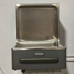 Water fountain Elkay