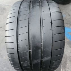 1 USED TIRE MICHELIN 295/35/19