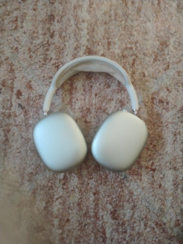 Green Apple Airpod Max 