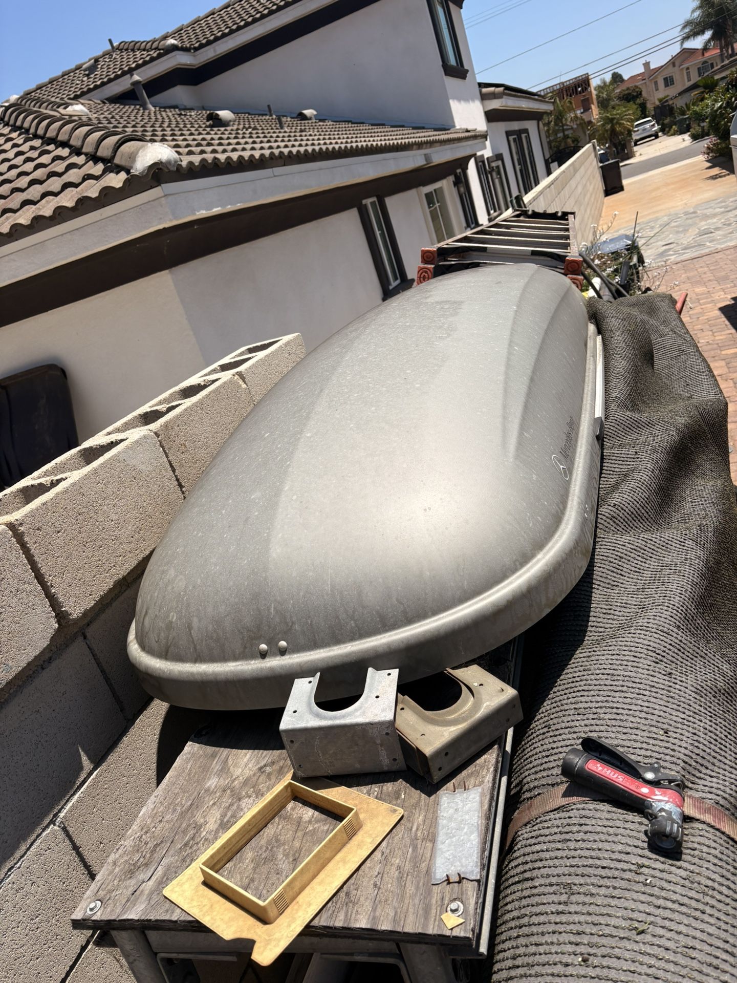 Mercedes cargo box