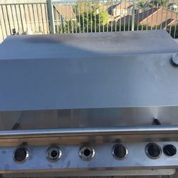 FREE!!!  Built-in Natural Gas BBQ Grill