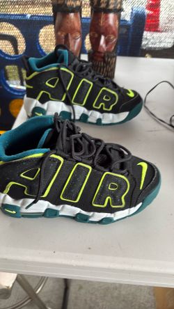 Kids Nikes size 2