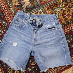 Levi Shorts Size 24