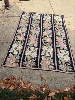 Ethan Allen Hand- Embroidered Wool Area Rug (8’8” x 6’2”)