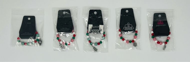 Children’s beaded Christmas bracelets