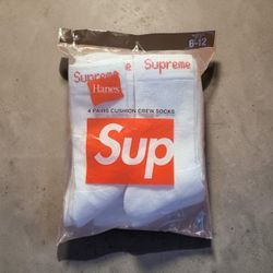 Supreme x Hanes Cushion Crew Socks 4-Pack