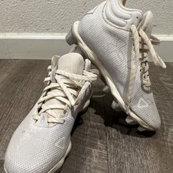 Under Armour Girls Softball Cleats - Size 2.5